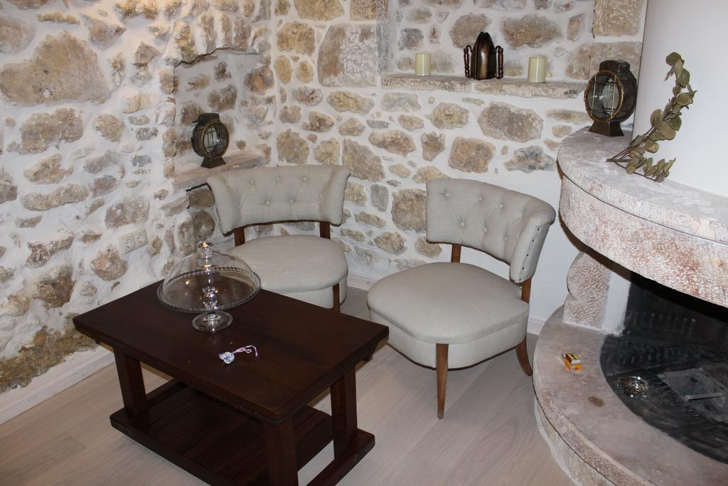 Vetilios Lithos Boutique Hotel Néon Oítilon エクステリア 写真