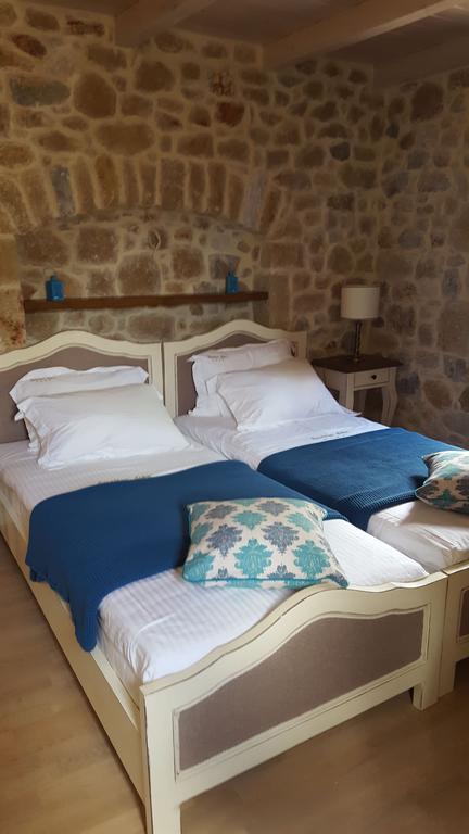 Vetilios Lithos Boutique Hotel Néon Oítilon エクステリア 写真