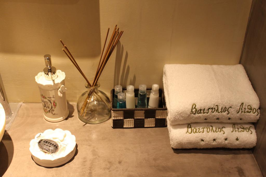 Vetilios Lithos Boutique Hotel Néon Oítilon エクステリア 写真