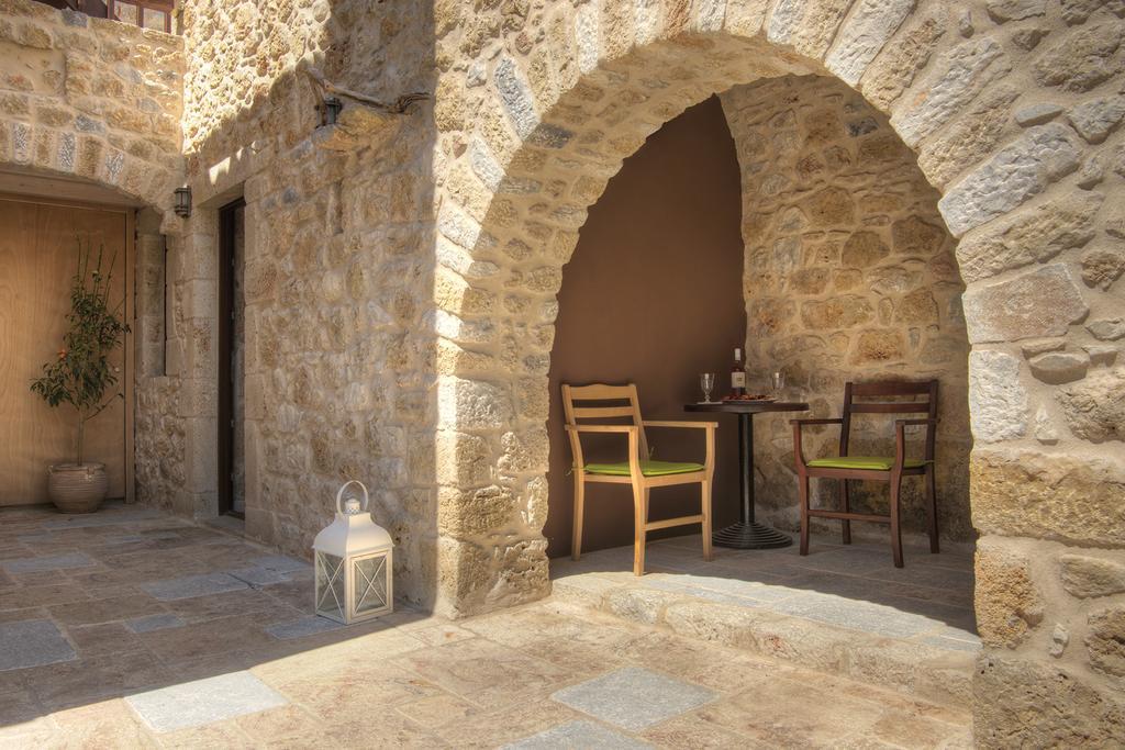 Vetilios Lithos Boutique Hotel Néon Oítilon エクステリア 写真