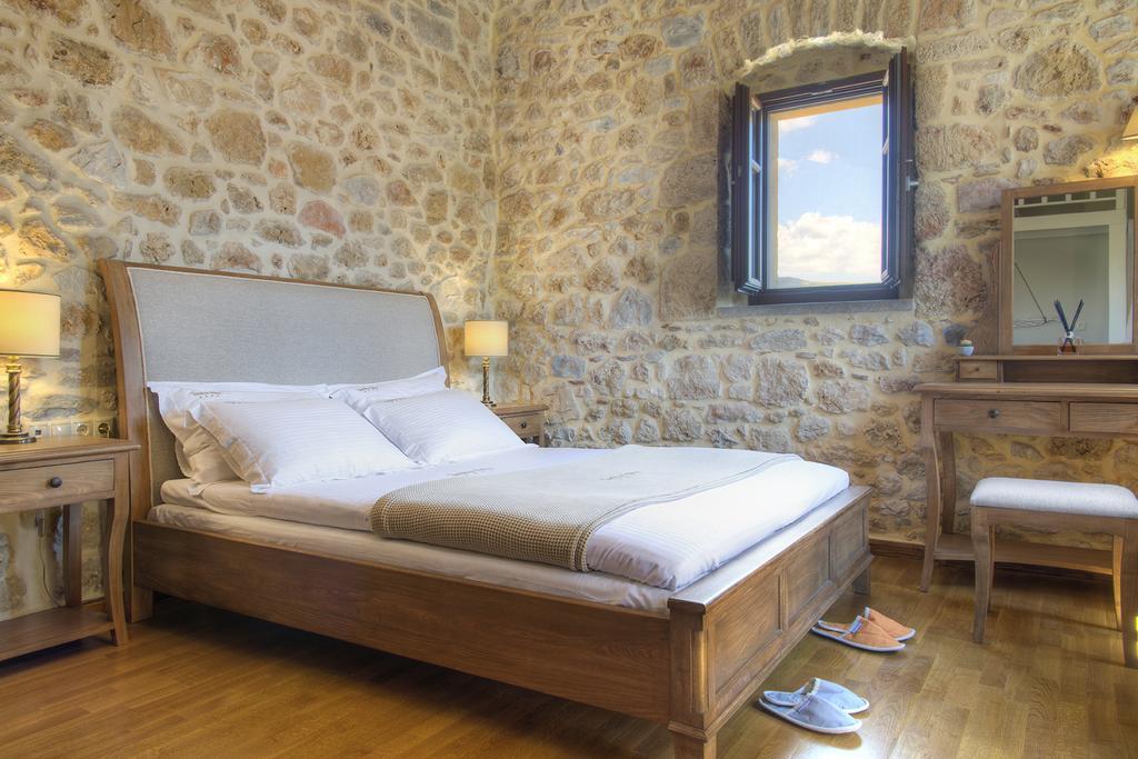 Vetilios Lithos Boutique Hotel Néon Oítilon エクステリア 写真