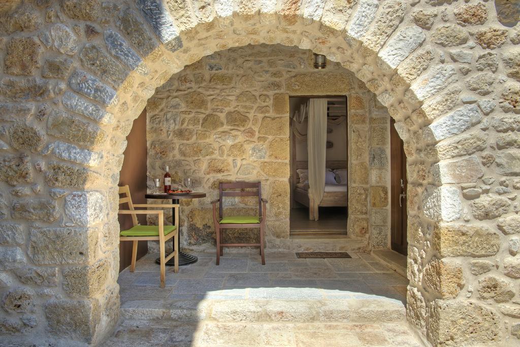 Vetilios Lithos Boutique Hotel Néon Oítilon エクステリア 写真