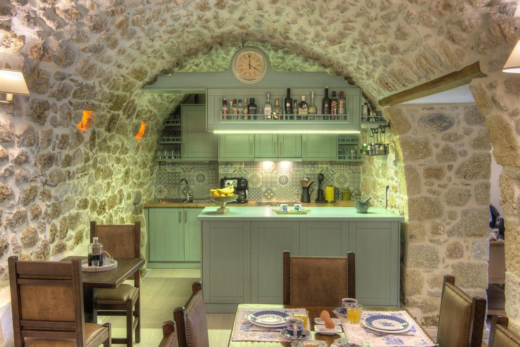 Vetilios Lithos Boutique Hotel Néon Oítilon エクステリア 写真