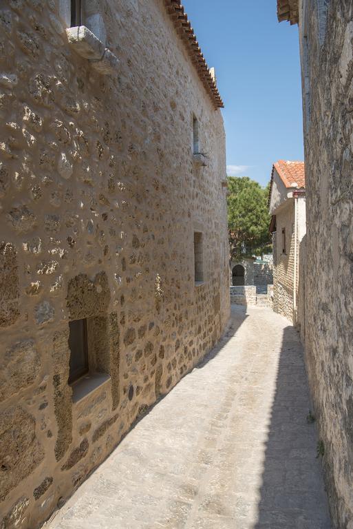 Vetilios Lithos Boutique Hotel Néon Oítilon エクステリア 写真