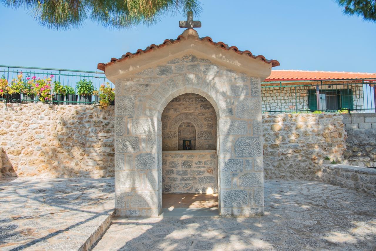 Vetilios Lithos Boutique Hotel Néon Oítilon エクステリア 写真